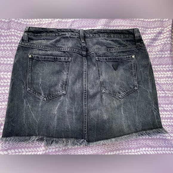 Guess Skirt - Picture 2 of 3